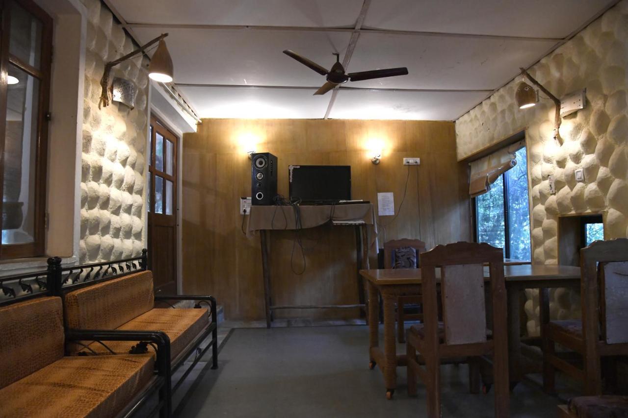 Baaz Jungle Resort Khawasa Luaran gambar