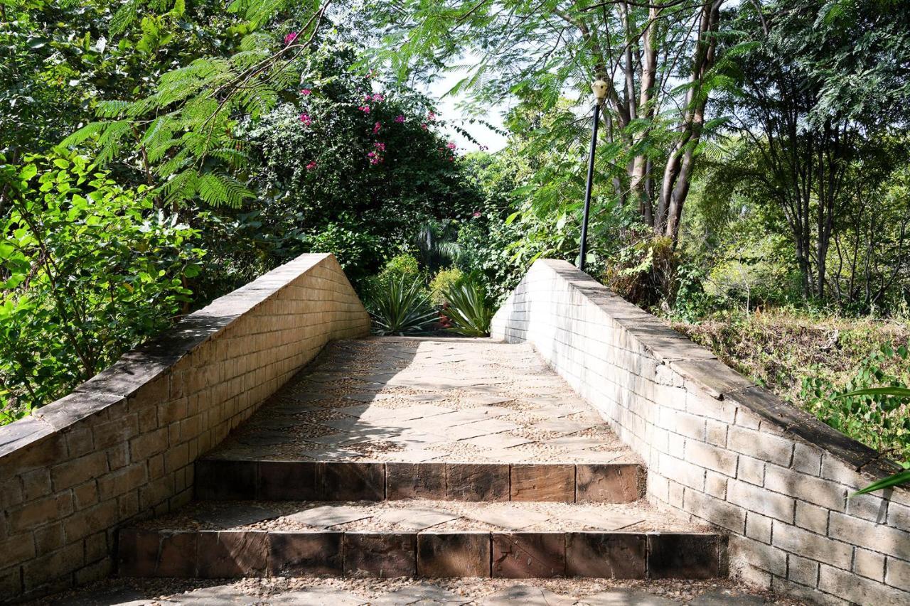 Baaz Jungle Resort Khawasa Luaran gambar