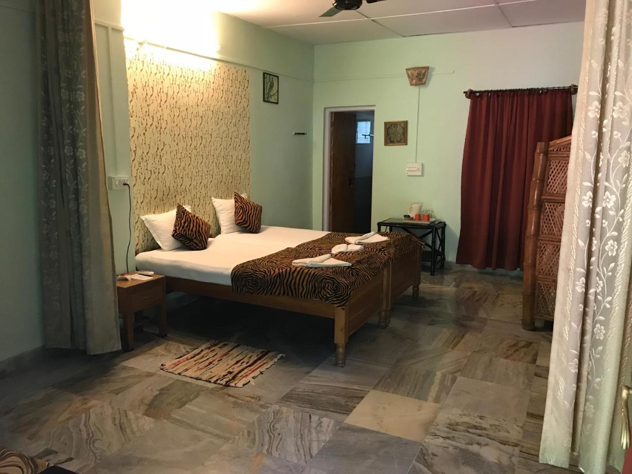 Baaz Jungle Resort Khawasa Luaran gambar